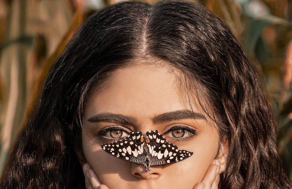 Changing Your Regular Look with Coloured Lenses